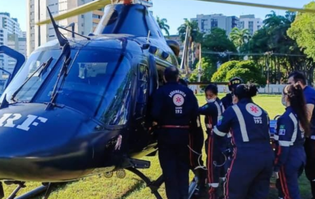 Adolescente foi socorrido no helic&oacute;ptero da PRF.