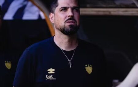 Sport ter&aacute; que pagar R$ 3,5 milh&otilde;es a Ant&oacute;nio Oliveira.