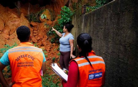 Atua&ccedil;&atilde;o da Defesa Civil de Jaboat&atilde;o dos Guararapes.