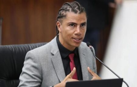 Deputado do PT, Renato Freitas classifica processo de cassa&ccedil;&atilde;o como "jogo de cartas marcadas"