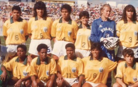 Repara&ccedil;&atilde;o hist&oacute;rica: Senado aprova e pioneiras do futebol feminino no Brasil receber&atilde;o indeniza&ccedil;&atilde;o