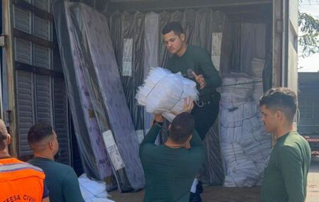 Distribui&ccedil;&atilde;o de itens para munic&iacute;pios atingidos pelas chuvas.