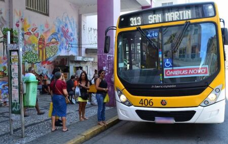 &Ocirc;nibus na RMR.