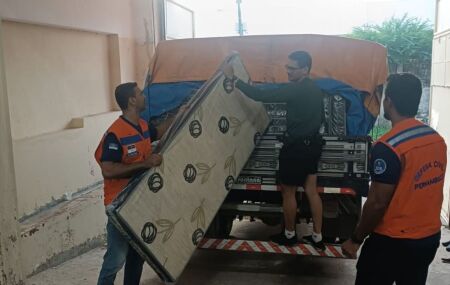 Ajuda humanit&aacute;ria para o munic&iacute;pio de Tamandar&eacute;.