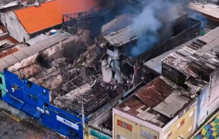 Estabelecimentos pegaram fogo no s&aacute;bado (23).