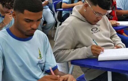 Estudantes.