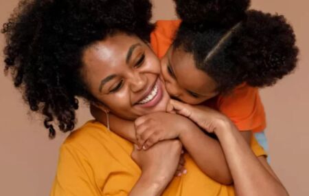 M&atilde;e e filha.