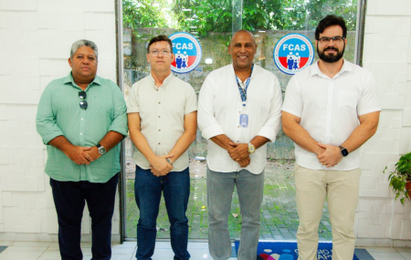 No Recife, C&eacute;sar Ramos &eacute; recebido pela Funda&ccedil;&atilde;o CAS na Vila Militar