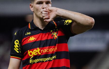 Perotti &eacute; o homem gol do Le&atilde;o.