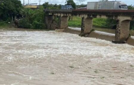 Rio Capibaribe.