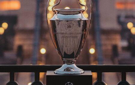Trof&eacute;u da UEFA Champions League.