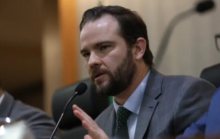 Classifica&ccedil;&atilde;o de fac&ccedil;&otilde;es como terroristas pode prejudicar o Pix, diz Dario Durigan