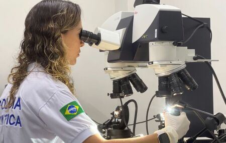 Pol&iacute;cia Cient&iacute;fica recebe comparadores bal&iacute;sticos para investiga&ccedil;&otilde;es com armas de fogo.