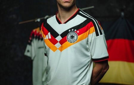 Kimmich &eacute; um dos l&iacute;deres da forte sele&ccedil;&atilde;o alem&atilde;.