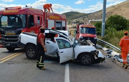 Acidente em Serra Talhada deixou sacerdotes feridos.