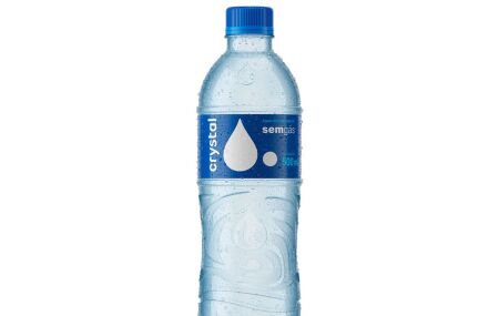 &Aacute;gua Mineral Natural Sem G&aacute;s da marca Crystal.