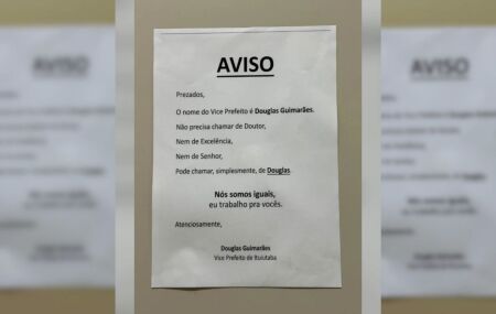 Vice-prefeito cola aviso em porta de seu gabinete: "N&atilde;o precisa me chamar de Dr."