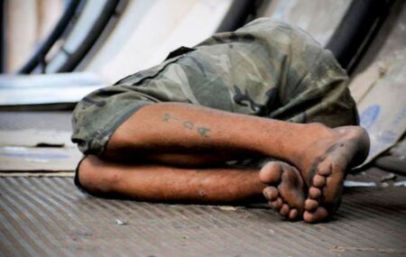 Homem em situa&ccedil;&atilde;o de rua morre durante madrugada gelada de 12&deg;C; pol&iacute;cia suspeita de hipotermia