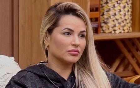 Deolane Bezerra.