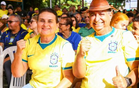 Elcione Ramos acompanha jogo do Brasil contra Jap&atilde;o. 