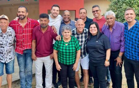 Fl&aacute;vio Gadelha Filho em agenda junina.