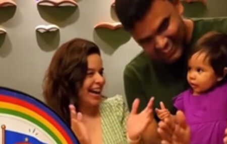 Fam&iacute;lia comemora m&ecirc;svers&aacute;rio 