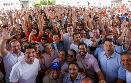 Governadora Raquel Lyra com a popula&ccedil;&atilde;o pernambucana.