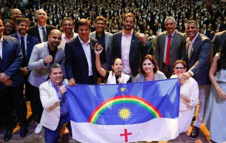 Governadora Raquel Lyra durante agenda com aliados em Olinda.
