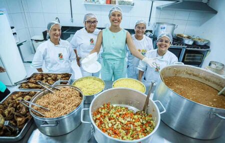 Governadora Raquel Lyra em Cozinha Comunit&aacute;ria.
