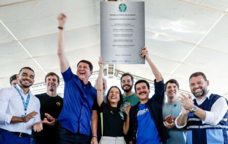 Governadora Raquel Lyra entrega habitacional em Petrolina.