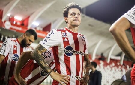 Jean Carlos durante passagem no N&aacute;utico em 2022.