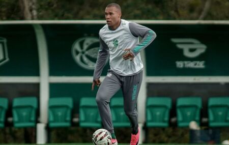 Juventude enfrenta a Ponte Preta pela S&eacute;rie B.