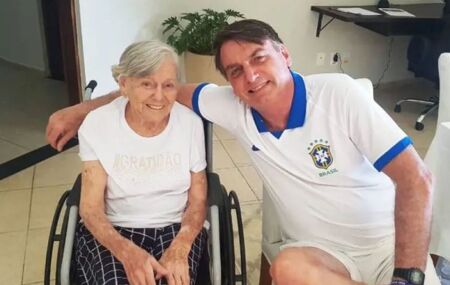 M&atilde;e de Bolsonaro vira nome de viaduto em S&atilde;o Paulo.