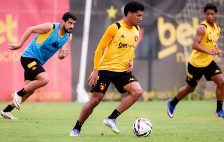 Pedro Martins projeta duelo contra o Fortaleza.