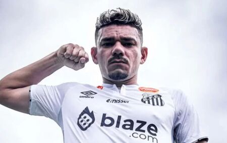 Tiquinho est&aacute; indo para o Fortaleza.
