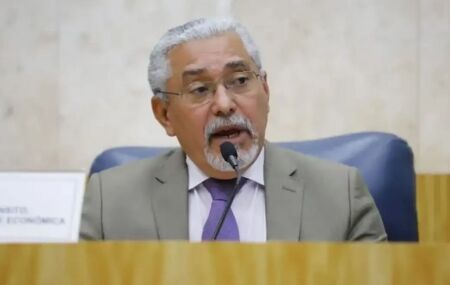 Vereador Senival Moura