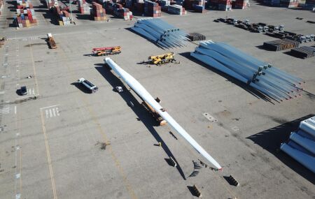 Maior p&aacute; e&oacute;lica do hemisf&eacute;rio sul com 74 metros, a p&aacute; foi produzida em empresa instalada na &aacute;rea industrial do Complexo do Pec&eacute;m