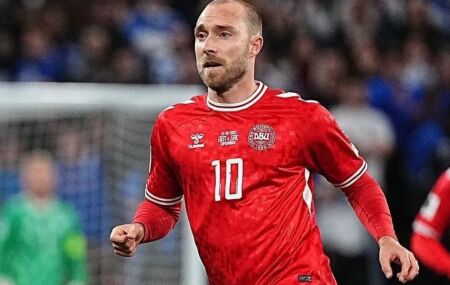 Christian Eriksen atuando pela Dinamarca 