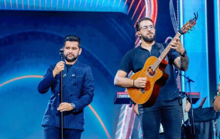 Magn&iacute;ficos, L&eacute;o Magalh&atilde;es e Matheus Fernandes agitam o S&atilde;o Jo&atilde;o de Campina Grande