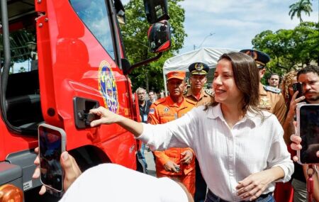 Ex-prefeito do PSB elogia Raquel Lyra
