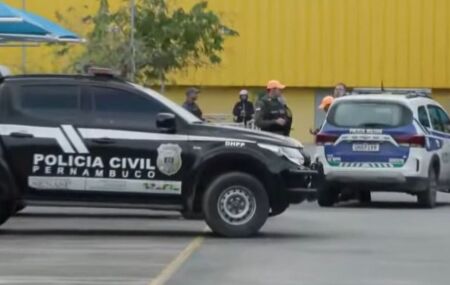 Homem que tentava invadir supermercado no Recife &eacute; morto por vigilante