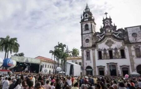 Prefeitura do Recife decreta ponto facultativo na sexta (17), ap&oacute;s o feriado de Nossa Sra. do Carmo