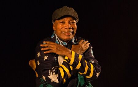 Cantor Milton Nascimento.