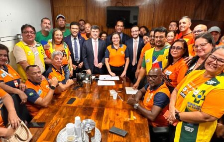 Proposta de Emenda &agrave; Constitui&ccedil;&atilde;o (PEC) que garante a aposentadoria especial dos Agentes Comunit&aacute;rios de Sa&uacute;de (ACS). 