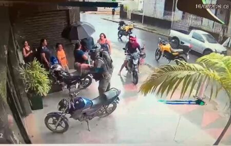 Uma equipe do Batalh&atilde;o de Pol&iacute;cia de Tr&acirc;nsito (BPTran) salvou a vida de um beb&ecirc; de 1 ano