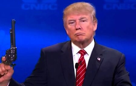 Donald Trump, nos Estados Unidos (EUA), deve facilitar o acesso a armamento.