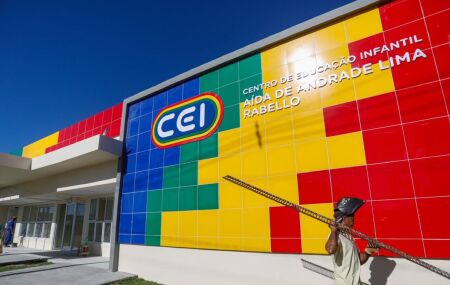Em Arcoverde, os investimentos somam R$ 21,6 milh&otilde;es. Al&eacute;m da creche, que recebe um aporte de mais de R$ 1,6 milh&atilde;o, o munic&iacute;pio receber&aacute; um CEU da Cultura.