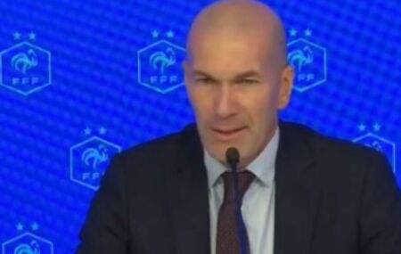 Zidane em apresenta&ccedil;&atilde;o como treinador da Fran&ccedil;a
