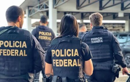 Agentes da Pol&iacute;cia Federal