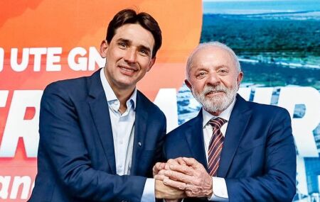Silvio Costa Filho ao lado do Presidente Lula